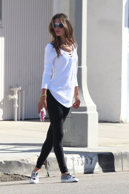 Alessandra Ambrosio pic #547289
