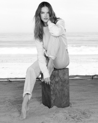 Alessandra Ambrosio pic #1342035