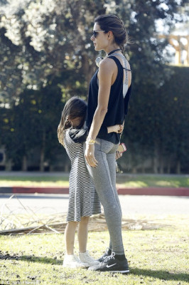 Alessandra Ambrosio pic #748374
