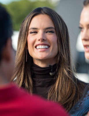 Alessandra Ambrosio pic #747559