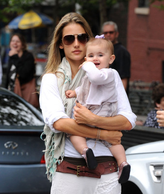 Alessandra Ambrosio pic #384939