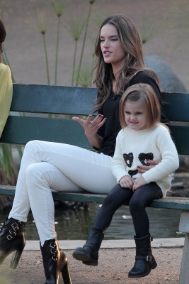 Alessandra Ambrosio pic #554984