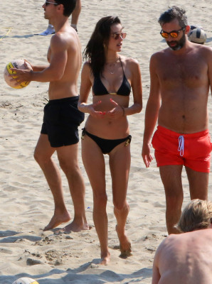 Alessandra Ambrosio pic #1081579