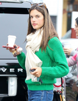 Alessandra Ambrosio pic #585861