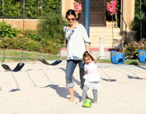 Alessandra Ambrosio pic #455978