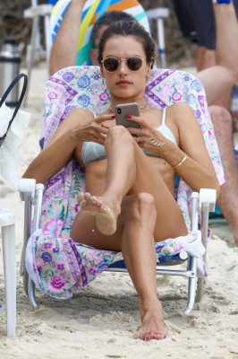 Alessandra Ambrosio pic #998536