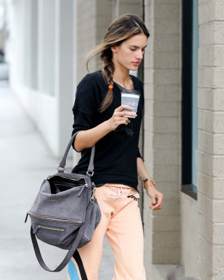 Alessandra Ambrosio pic #561674