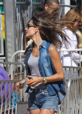 Alessandra Ambrosio pic #529291
