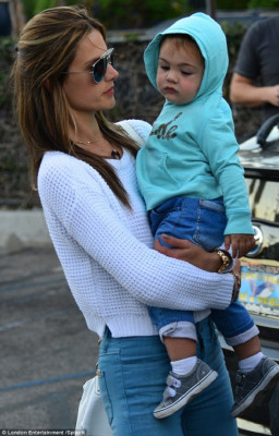 Alessandra Ambrosio pic #660249