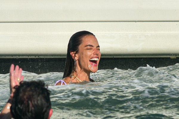 Alessandra Ambrosio pic #1244845