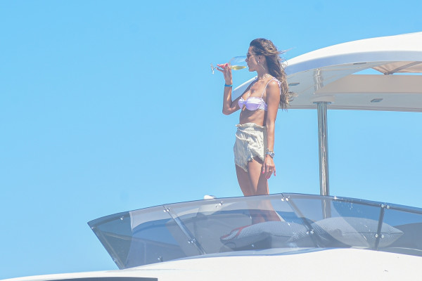 Alessandra Ambrosio pic #1244842