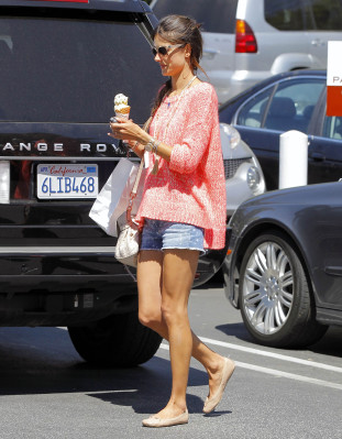 Alessandra Ambrosio pic #596974