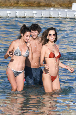 Alessandra Ambrosio pic #1156938