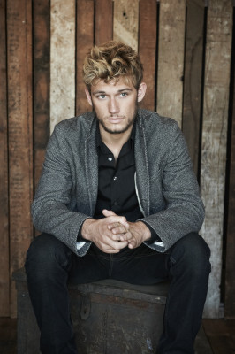 photo 17 in Alex Pettyfer gallery [id383645] 2011-06-06 00:00:00