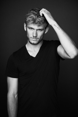 Alex Pettyfer pic #383648