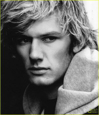 Alex Pettyfer pic #204809