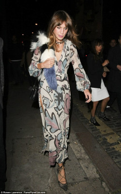 Alexa Chung pic #727302