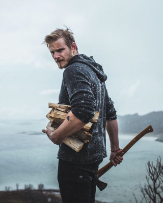 photo 4 in Alexander Ludwig  gallery [id1321847] 2023-02-16 00:00:00