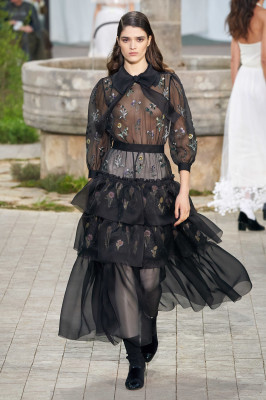Alexandra Micu pic #1201516