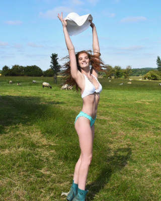 photo 8 in Alexina Graham gallery [id1151824] 2019-07-15 00:00:00