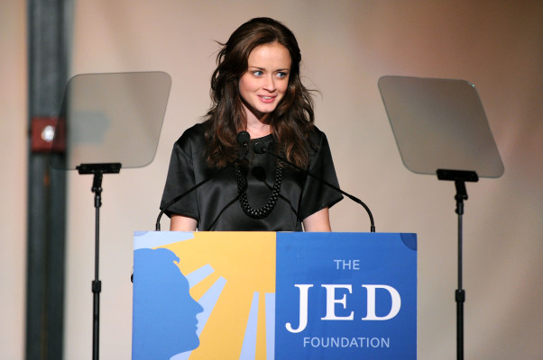photo 24 in Alexis Bledel gallery [id266037] 2010-06-23 00:00:00