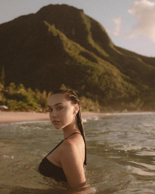 Alexis Ren pic #1218113