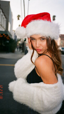 Alexis Ren pic #1093359