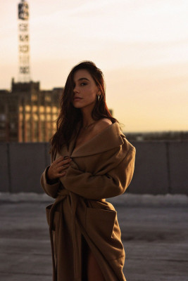 Alexis Ren pic #1193681