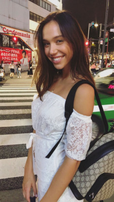 Alexis Ren pic #1065030
