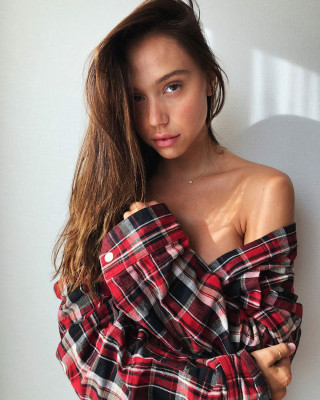 Alexis Ren pic #1067400