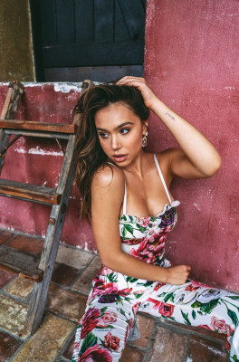 Alexis Ren pic #1165786