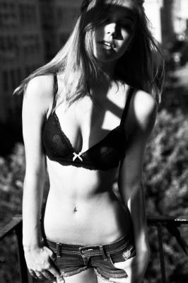 Alexis Ren pic #765627
