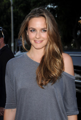 photo 24 in Alicia Silverstone gallery [id253253] 2010-04-30 00:00:00