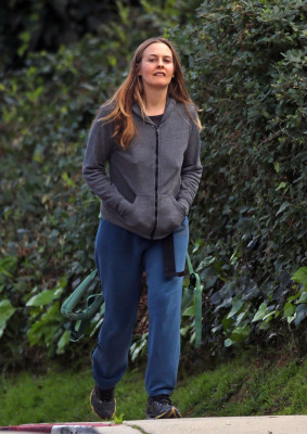 photo 17 in Alicia Silverstone gallery [id669878] 2014-02-16 00:00:00