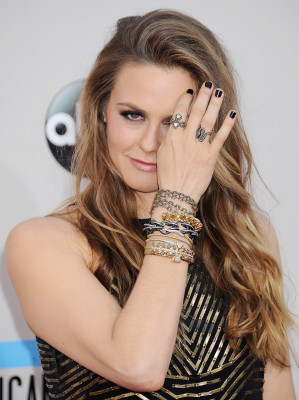 photo 23 in Alicia Silverstone gallery [id650160] 2013-12-03 00:00:00