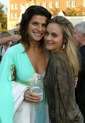 photo 3 in Alicia Silverstone gallery [id82511] -0001-11-30 00:00:00