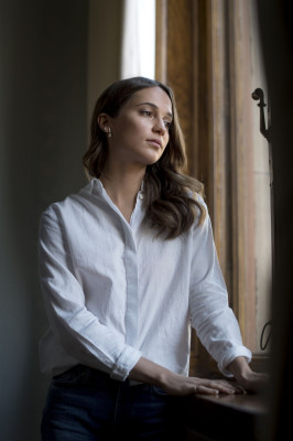 Alicia Vikander pic #1192113