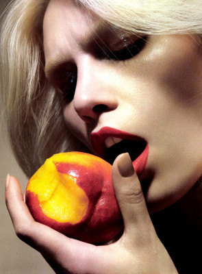 Aline Weber pic #559545
