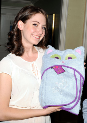 photo 4 in Alison Brie gallery [id682440] 2014-03-25 00:00:00