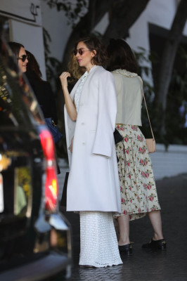 photo 3 in Alison Brie gallery [id1011438] 2018-02-22 00:00:00