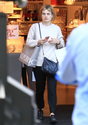 Alison Sudol pic #1033298