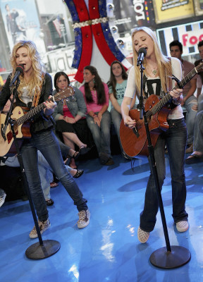 Aly and Aj pic #341196