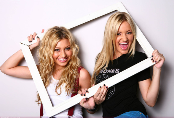 photo 6 in Aly and Aj gallery [id131220] 2009-02-02 00:00:00