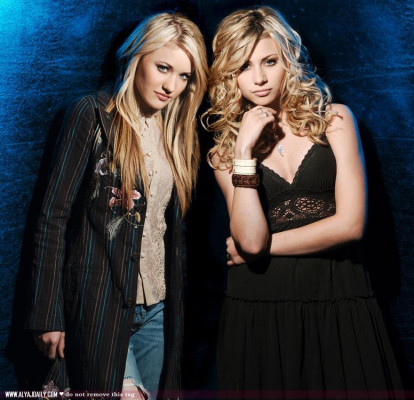 photo 14 in Aly and Aj gallery [id130297] 2009-01-28 00:00:00