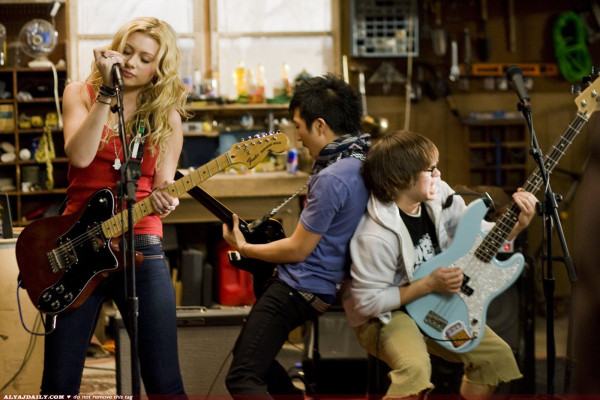 photo 18 in Aly and Aj gallery [id151092] 2009-04-29 00:00:00