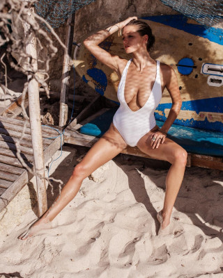 Alyssa Arce pic #943897