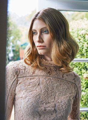 Alyssa Sutherland pic #931737