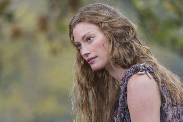 Alyssa Sutherland pic #905341