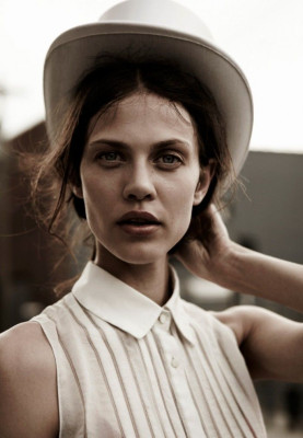 Aymeline Valade pic #396165