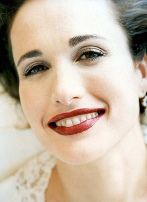 Andie Macdowell pic #75985